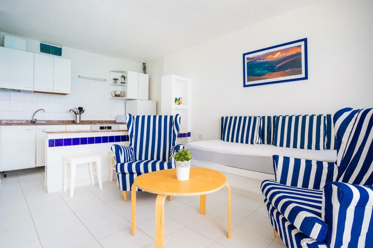 Apartamentos Cabrera Puerto del Carmen  Exterior photo